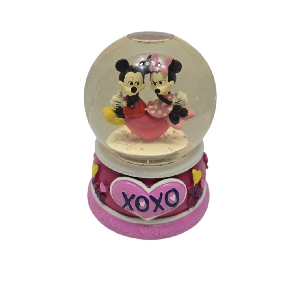 Disney Mickey & Minnie Mouse Valentine's XoXo Snow Globe W/Wind-up Music Box